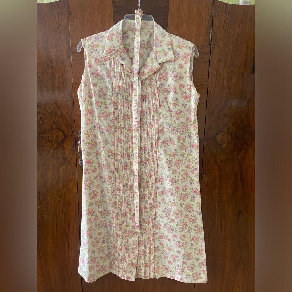 Vintage 60s white cotton dress with belt.